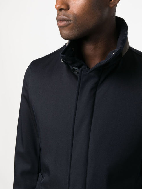 chaqueta de lana con cuello alto